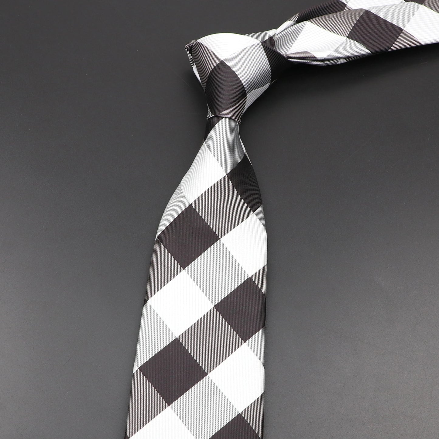 Introducing the New Men's Classic Plaid Tie: A Luxurious 8cm Jacquard Necktie, Perfect for Business, Weddings, Parties, and Daily Wear Accessories