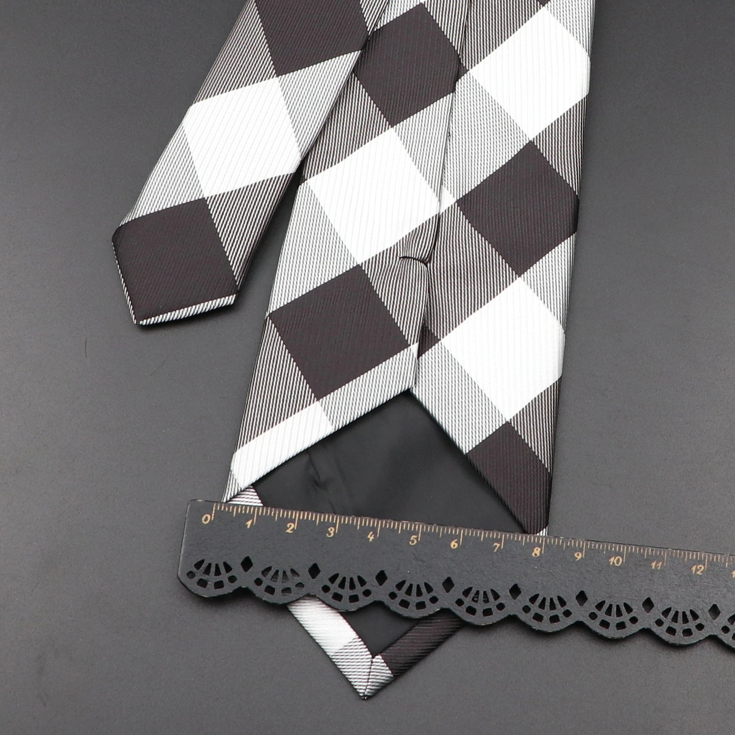 Introducing the New Men's Classic Plaid Tie: A Luxurious 8cm Jacquard Necktie, Perfect for Business, Weddings, Parties, and Daily Wear Accessories