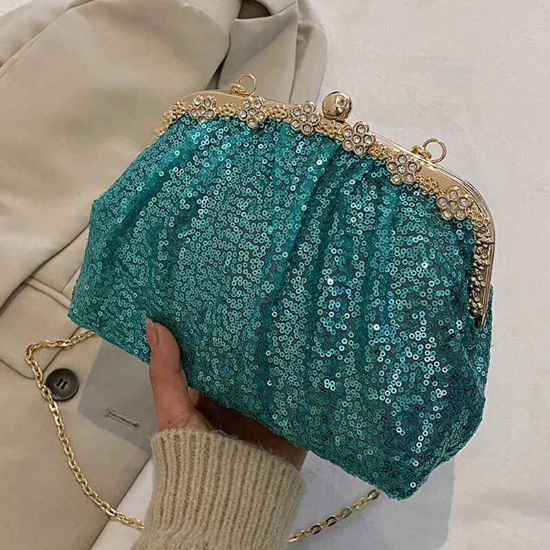 Women's Sequined Evening Clutch: Featuring a Chain Shoulder Strap and Glittery Design