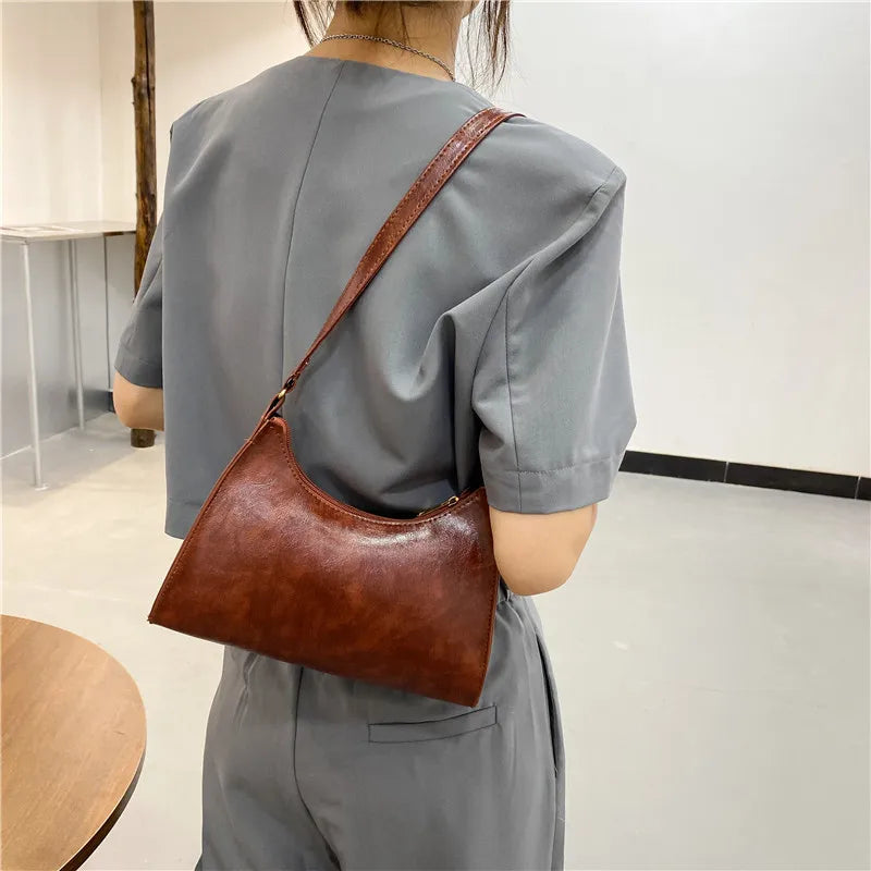 Fashionable Retro Handbag – Casual Leather Shoulder Bag for Women, Solid Color Design