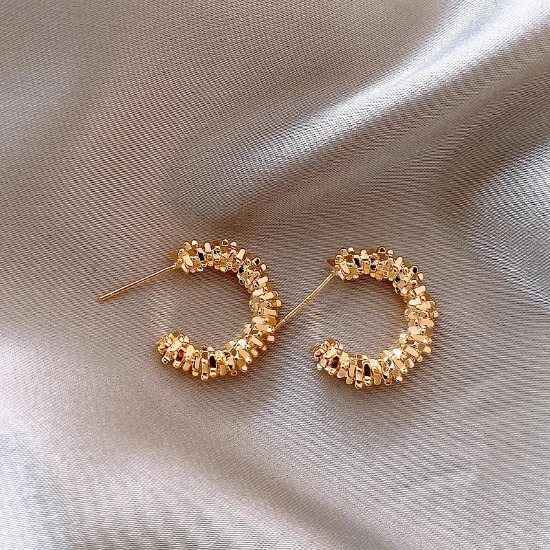 Vintage Twisted Wave Metal C-Shaped Semicircular Earrings