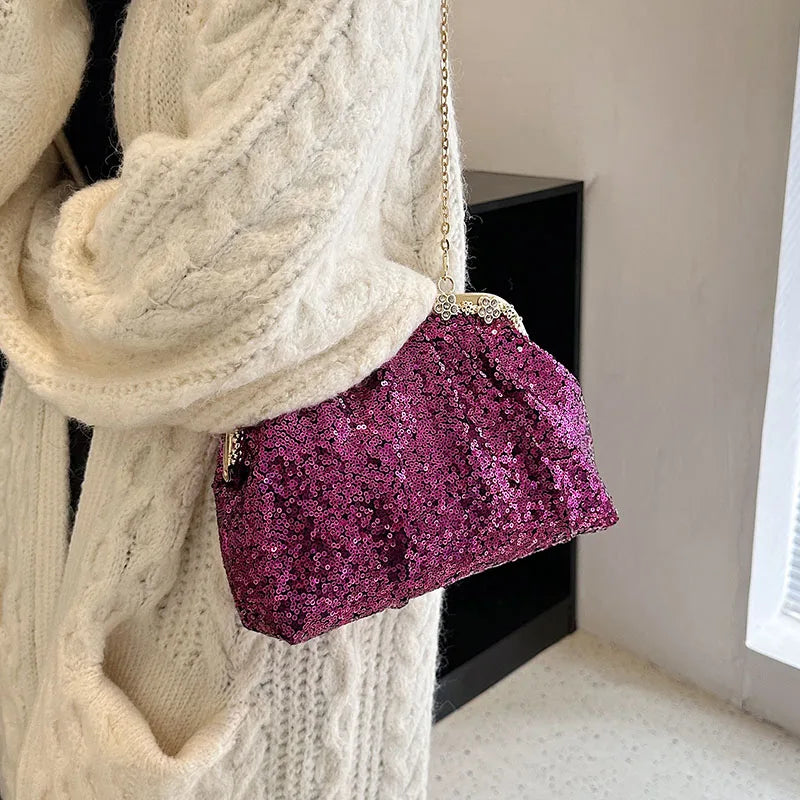 Women's Sequined Evening Clutch: Featuring a Chain Shoulder Strap and Glittery Design