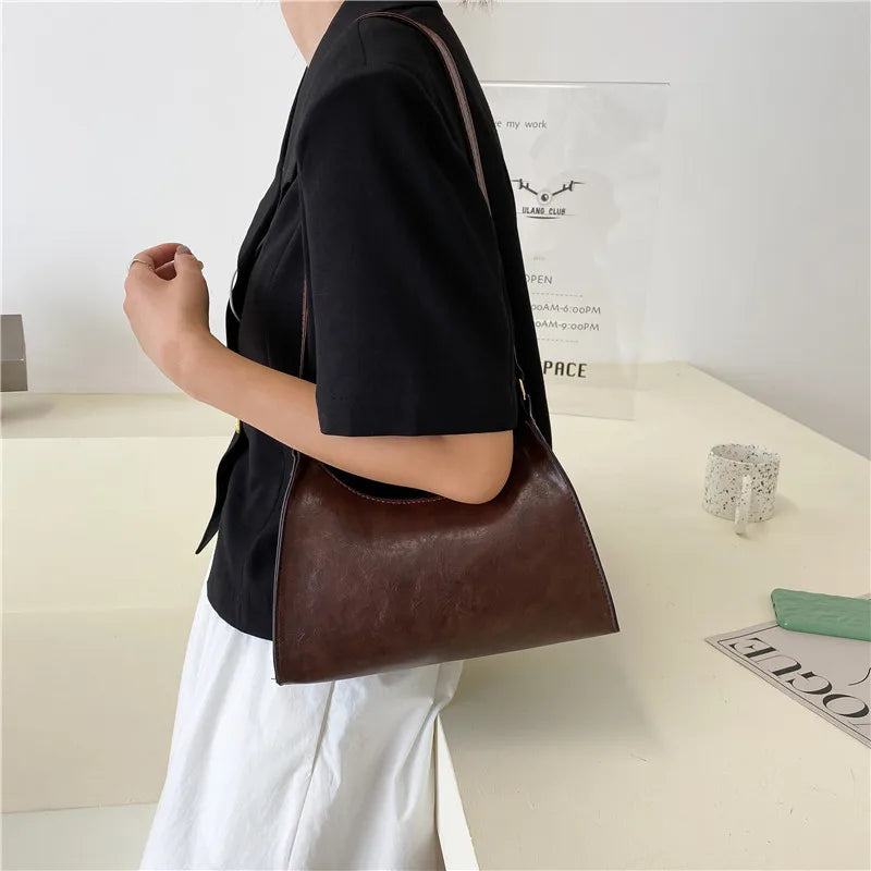 Fashionable Retro Handbag – Casual Leather Shoulder Bag for Women, Solid Color Design